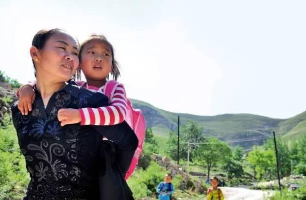 1994年，一名18岁的女孩被人贩子以2700元卖给了一位放羊人，洞房当晚，女孩