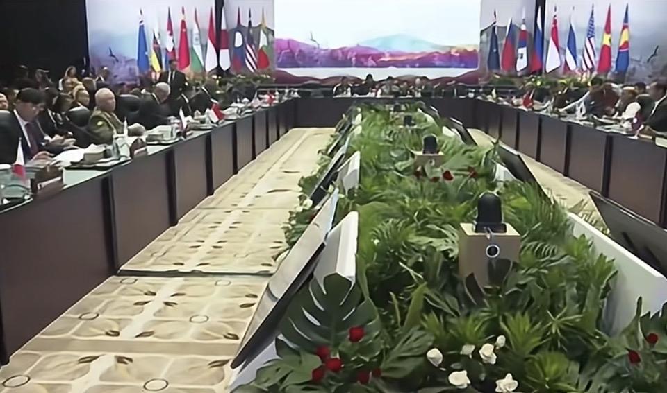 花间雅集，共话天下事。