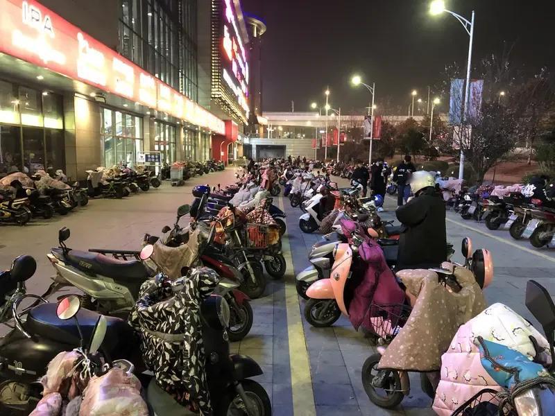 医疗商业化的后果是什么? 享受特权的人并不会受到影响，然而普通老百姓却可能面临无