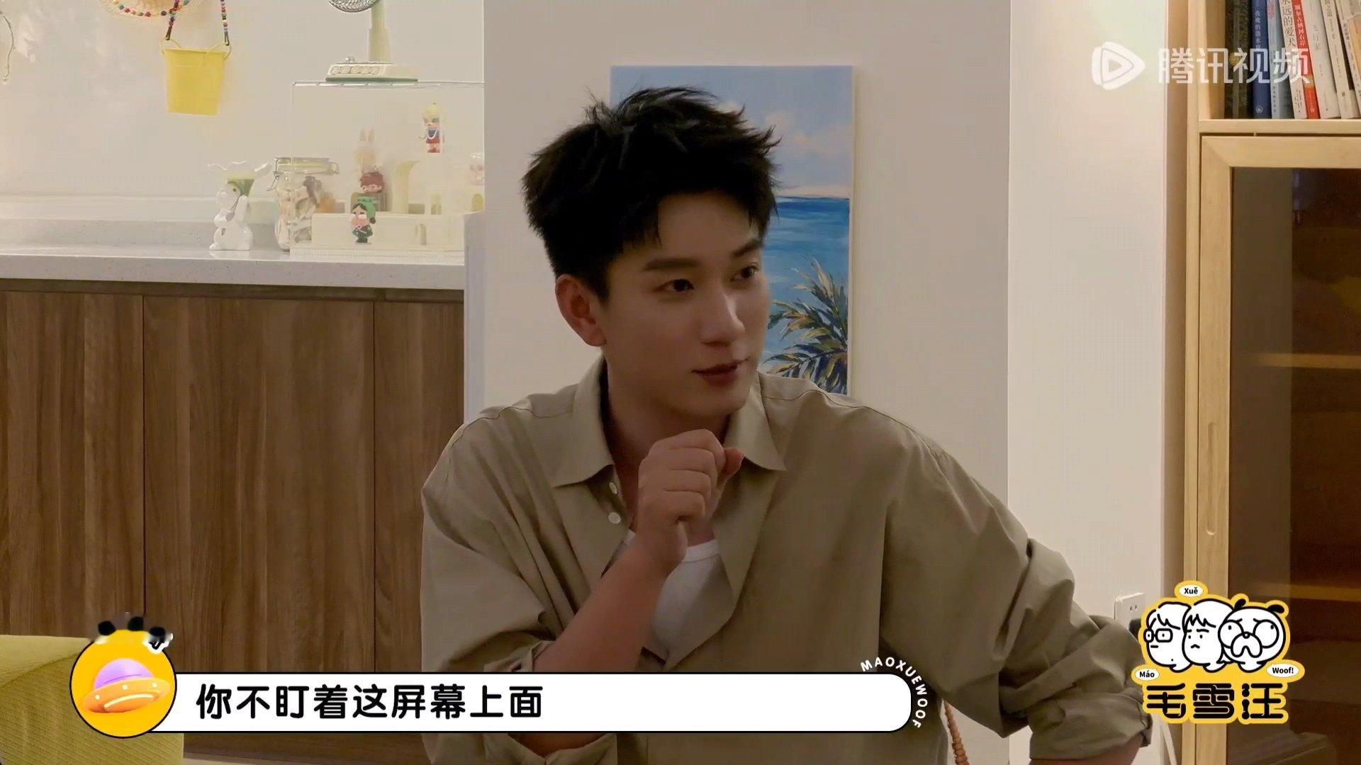 王子奇回应去李耕耘演唱会王子奇在李耕耘演唱会只敢盯提词器哈哈哈哈哈哈紧张就多唱，