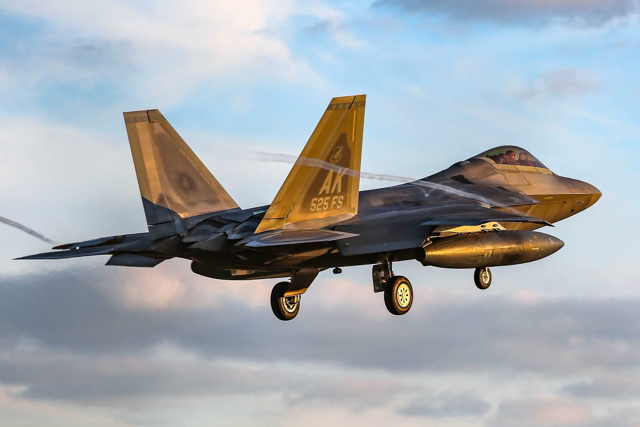 今日猛禽军用飞机信息汇 早安 F22A美国太平洋空军第3联队第525战斗机中队（