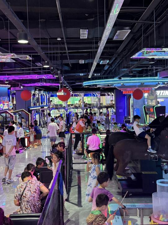 新都宝妈必冲！两层楼4000平潮玩馆，带娃爽翻