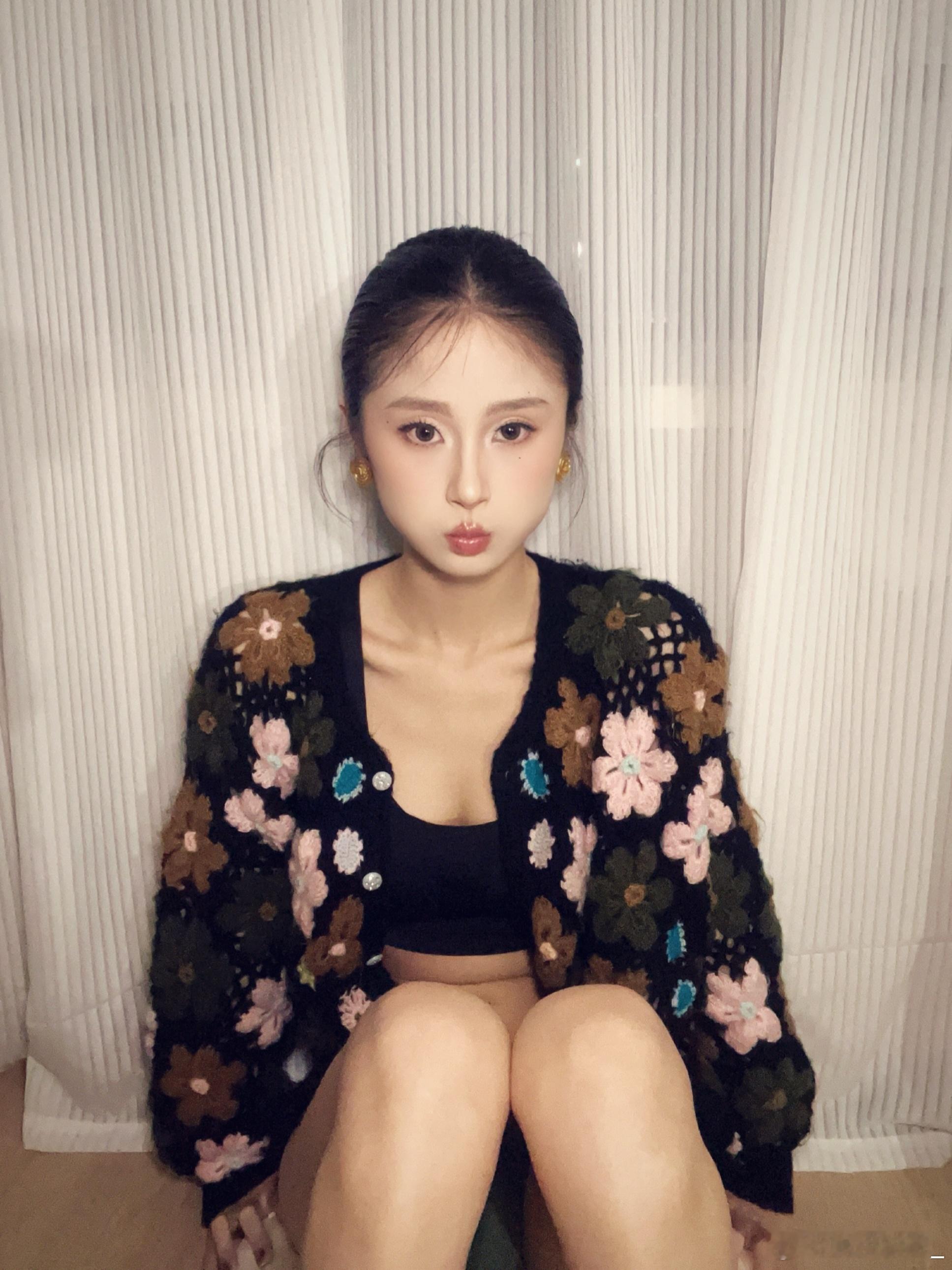 最近真的很爱大光明[求关注]本来以为自己细软塌脸包头会不适合这种贴头皮的发型，结