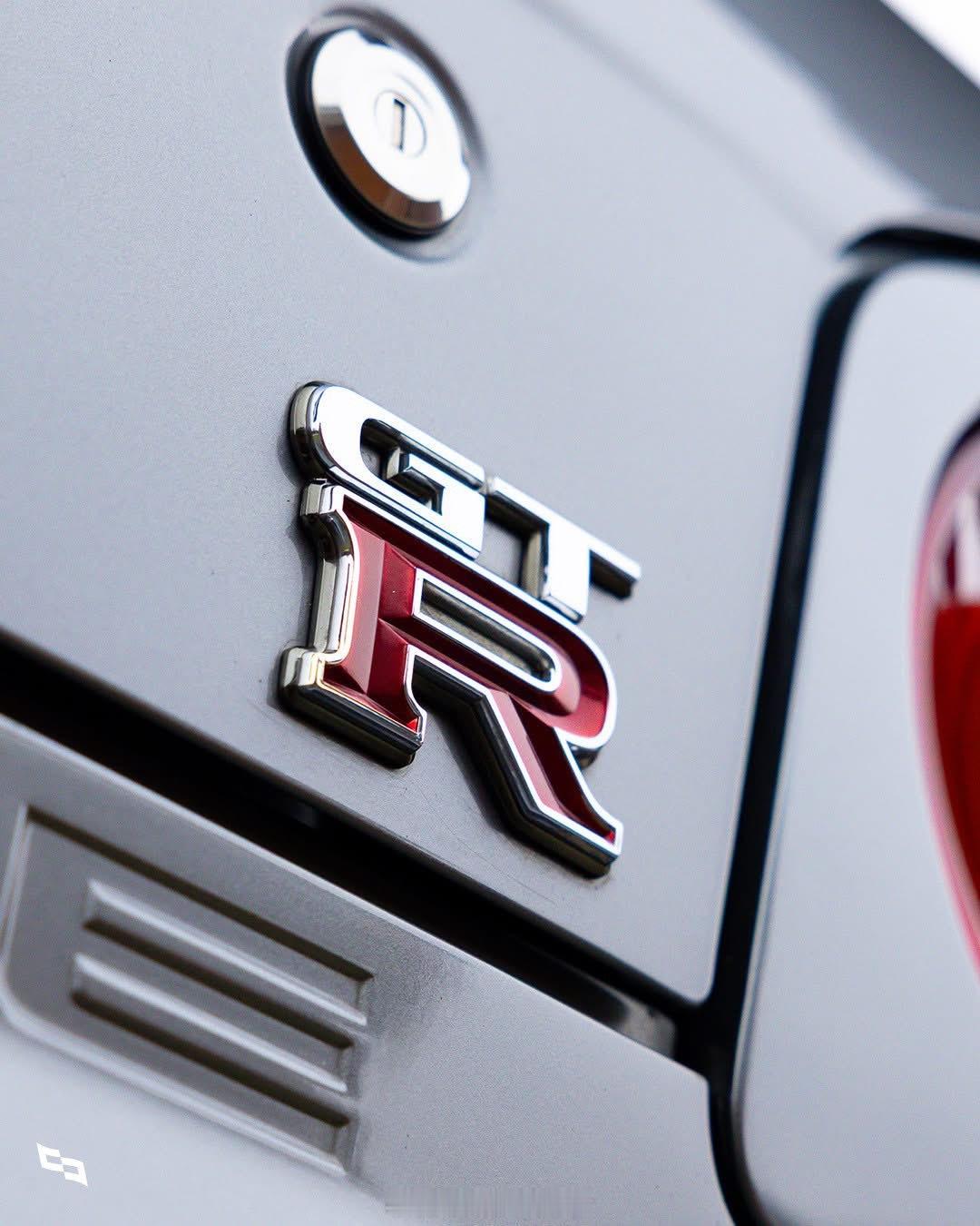 JDM终极神车日产Skyline GT-R V-Spec II 