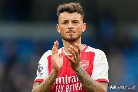 有报道称，本·怀特可能会在今年夏天考虑他在阿森纳的未来，因为他希望获得更多稳定的