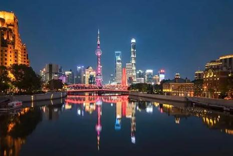 发现一个特别讽刺的规律：但凡中国科技有重大突破，快摸到美国霸权天花板了，第一批发