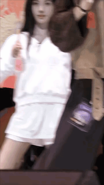 红颜祸水说的就是这种人吧？