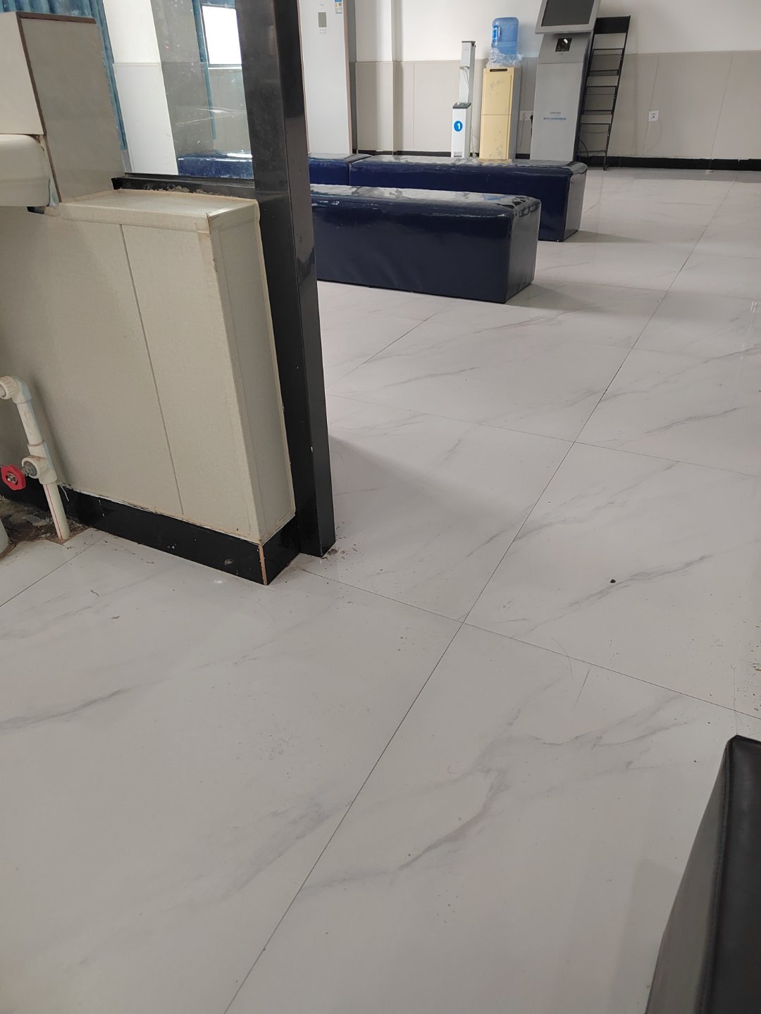 带崽来打疫苗了周一人是真少9点来到，前面只有一个小朋友工作人员都比较清闲之前都是