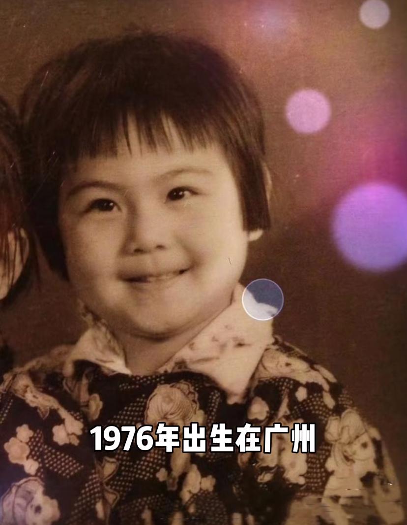 这个小女孩儿你认出是哪位演员了吗？
她参演过《还珠格格》、《三少爷的剑》、《律政
