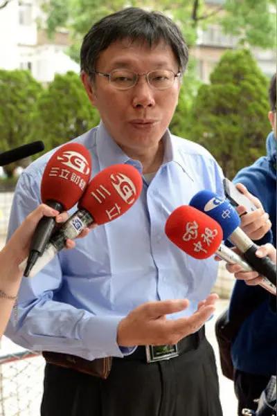柯文哲交保出来了，这对民进党来说是放虎归山。

因为柯文哲出来在记者面前说，他被