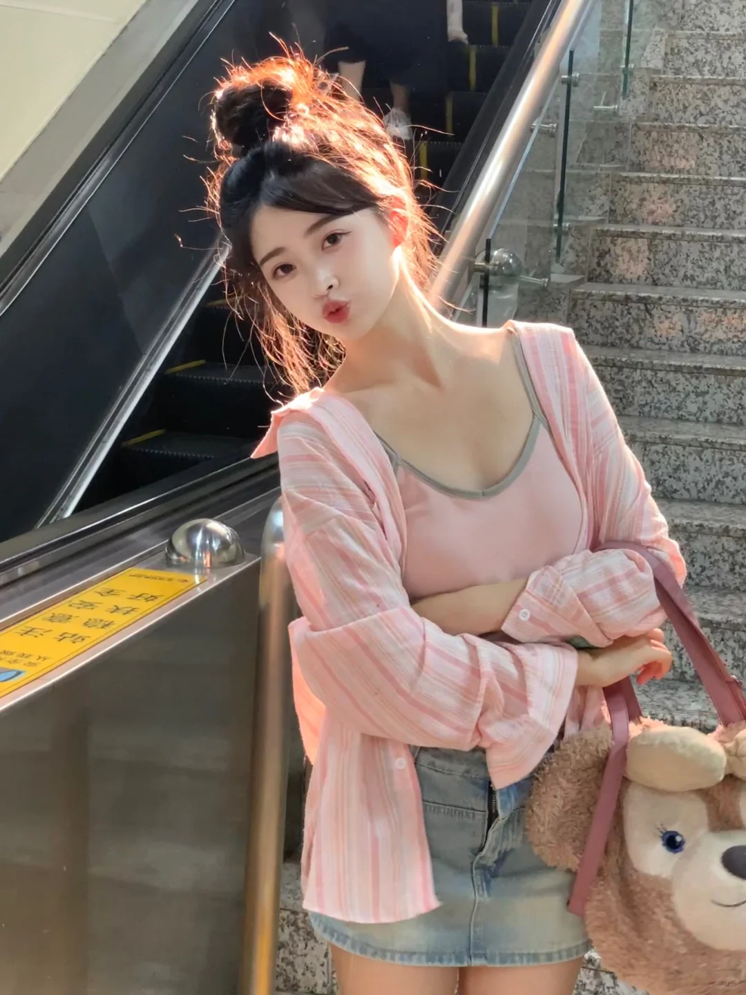 地铁站偶遇的美少女！怎么去要联系方式！！