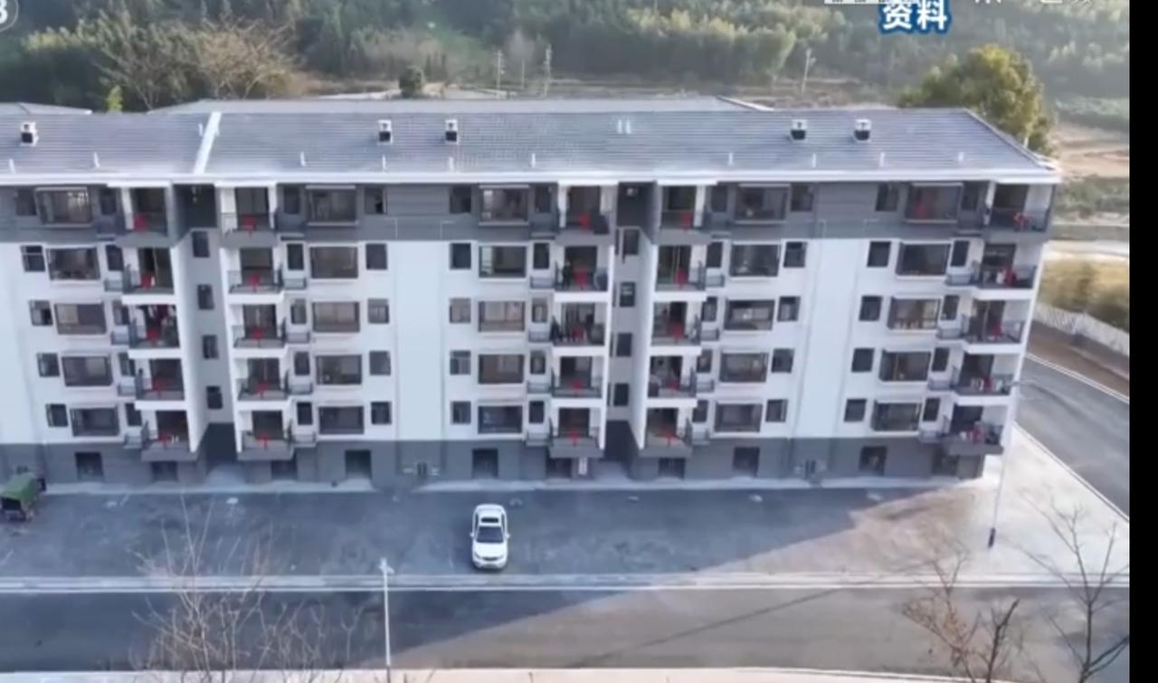 中央冬春救助资金已全部发放到位，各地积极开展集中安置与物资发放。从崭新的安置楼房