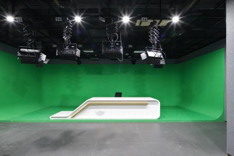 2025年，虚拟主播在央视舞台有了新突破。11月3日晚，《开播吧！国潮》第三季首