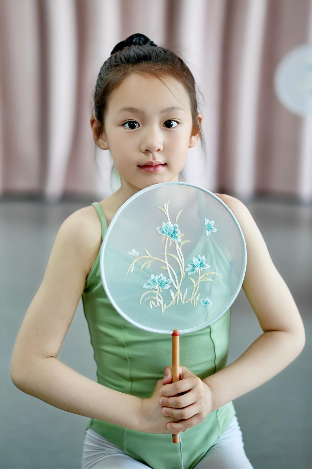 小姑娘