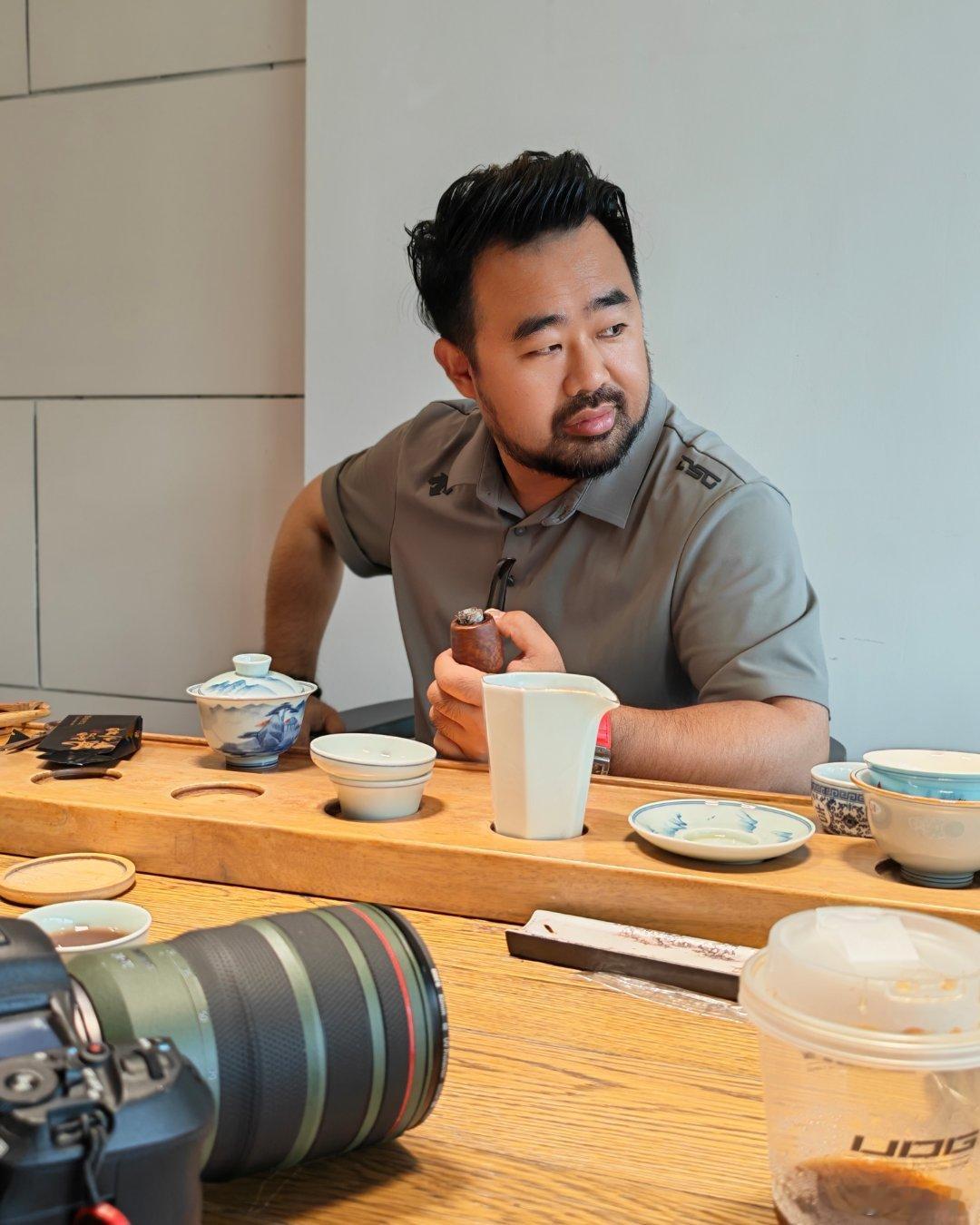 洗脑我租工作室只花了十五分钟，设计拖了一个月！现在我要入驻他工作室了，我那边啥时