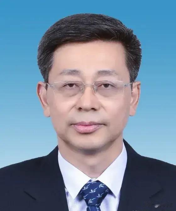 霍太英这个名字，
在山东环保系统里曾经是块金字招牌。
工学博士出身，从省环保厅办