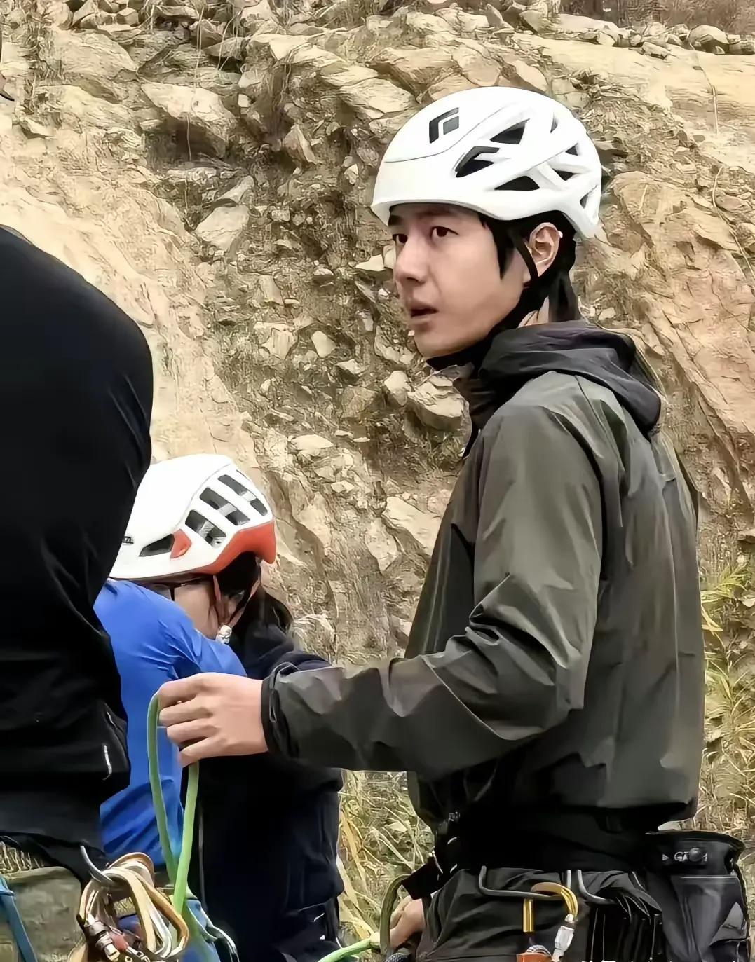 在一博身上，我们可以知道原来男明星被偶遇可以不在酒吧不在饭局，而是在运动、在健身