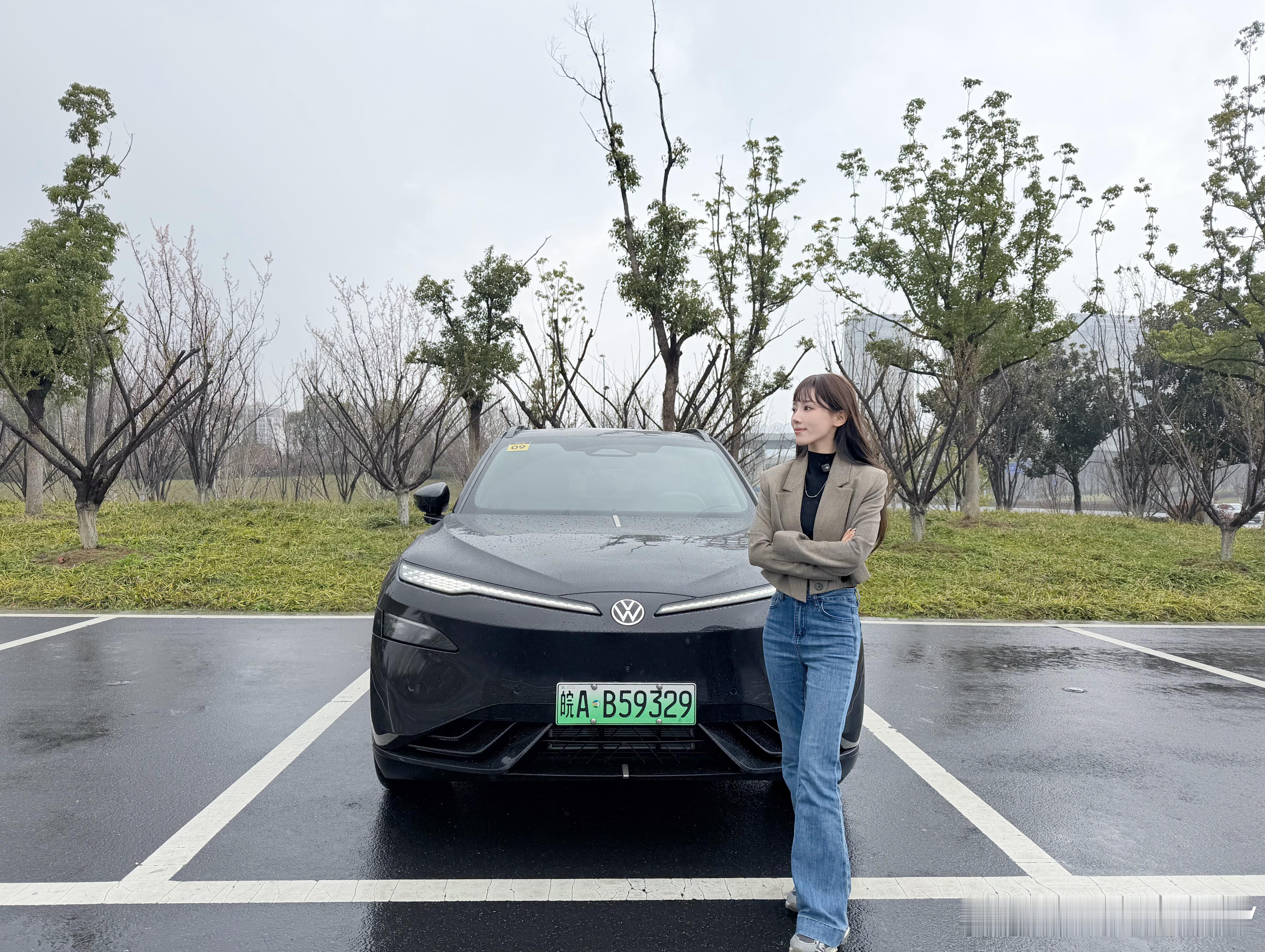 有一个认知需要更新：德系精工不等于慢。过去十年，"德系"这个词给人的联想是严谨，