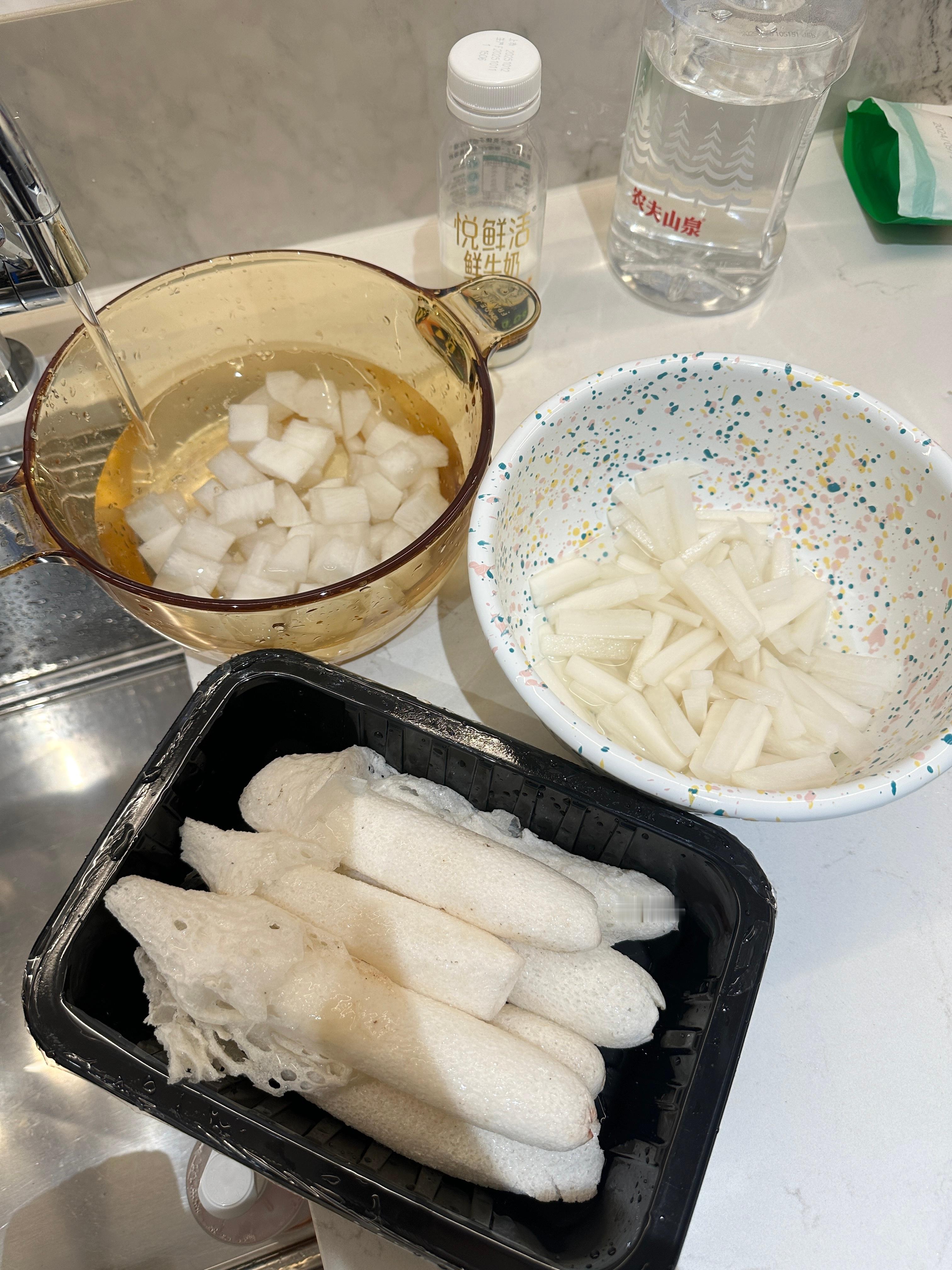 秋天多吃白色食物煮了一锅落胃的“白汤”👩🏽‍🍳 ​​​