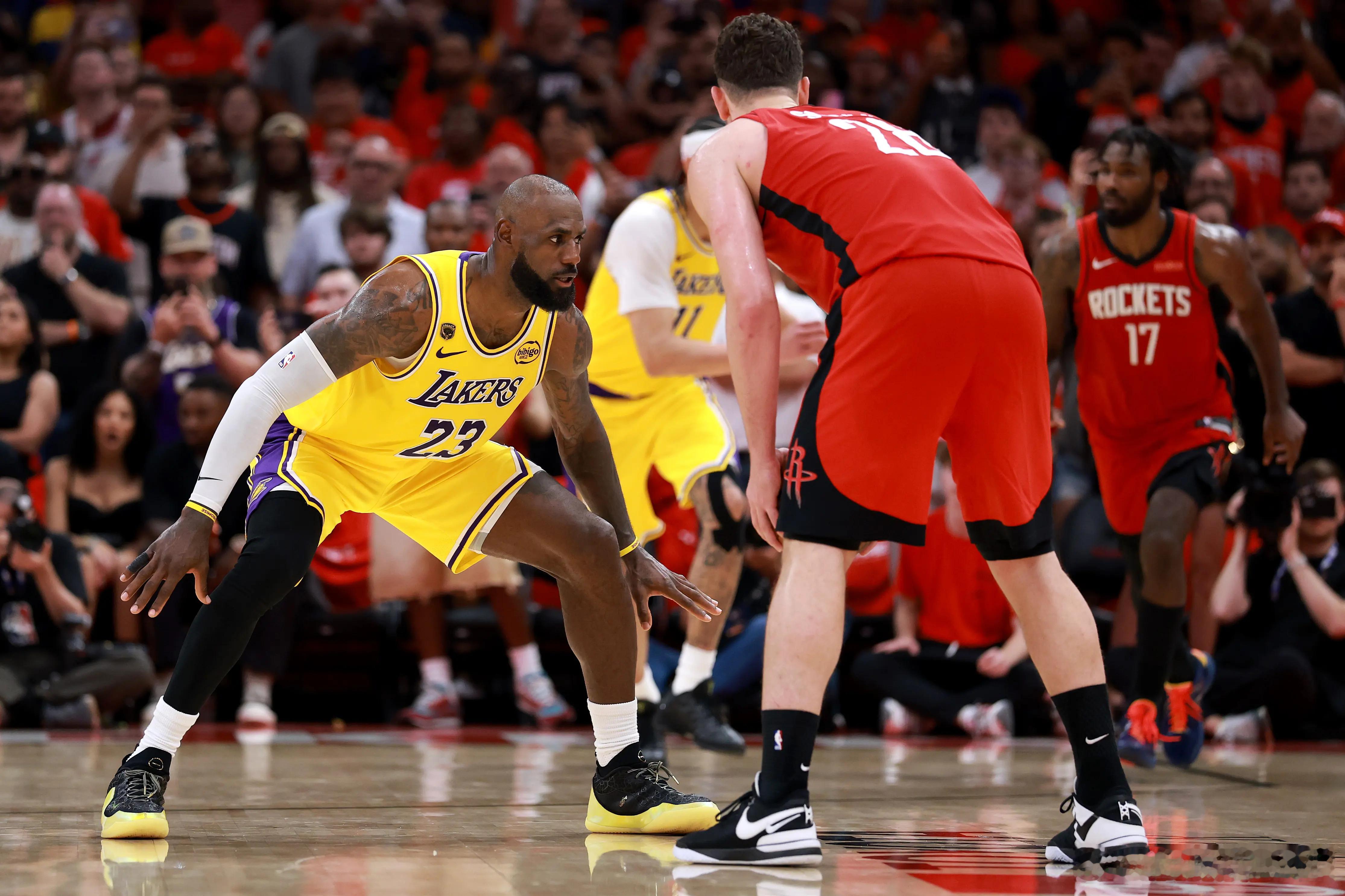 湖人4比2淘汰火箭  在NBA进攻效率大幅提升的时代，火箭队半场仅得31分，全场