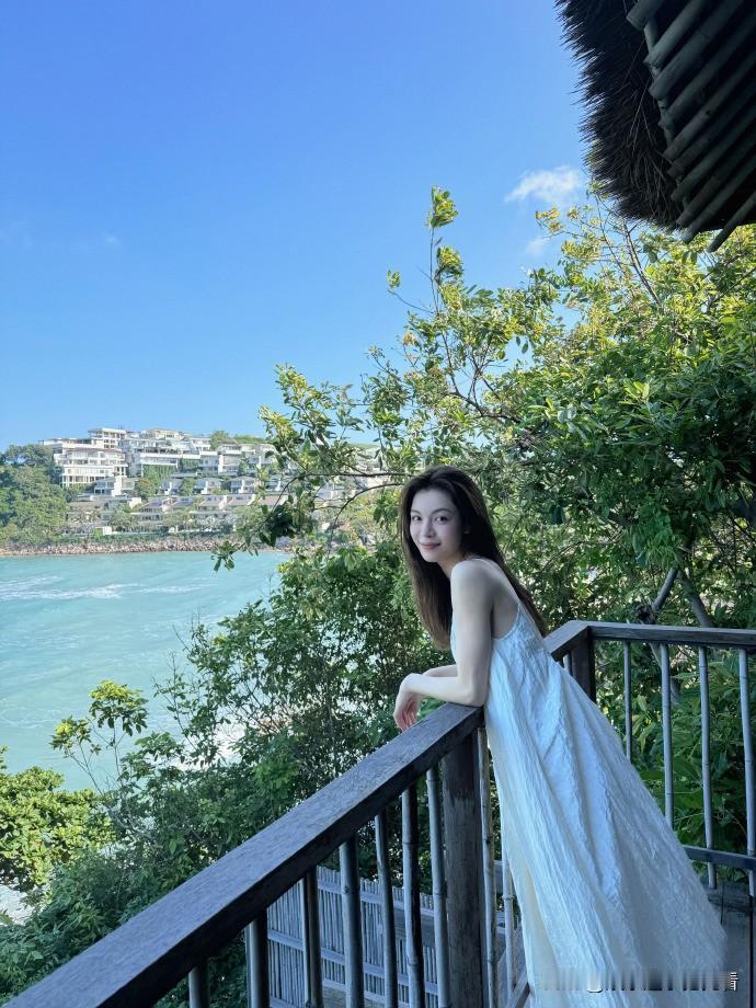 侯雯元到底给钟楚曦拍了多少美照？

钟楚曦侯雯元情人节恋情官宣之后，钟楚曦经常发