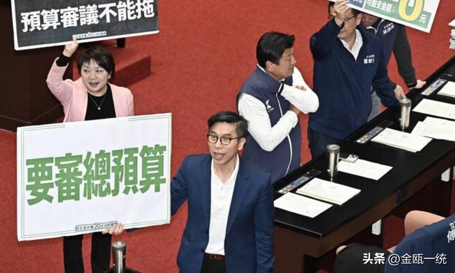 蓝白不再封杀！政院版军购案特别条例周五院会付委

台行政机构版本的1.25兆防务