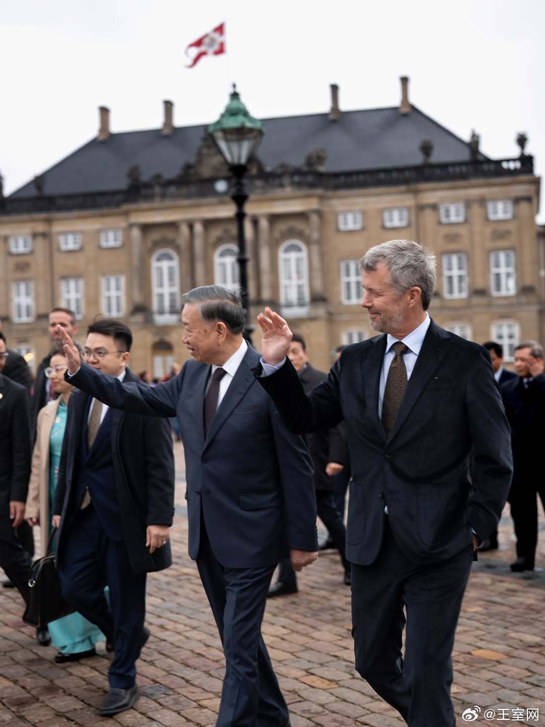 丹麦王室 🇩🇰🇻🇳10月21日，弗雷德里克国王和越南国家元首苏林从北海关