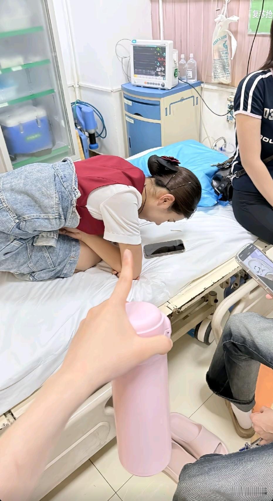 大半夜进急诊了