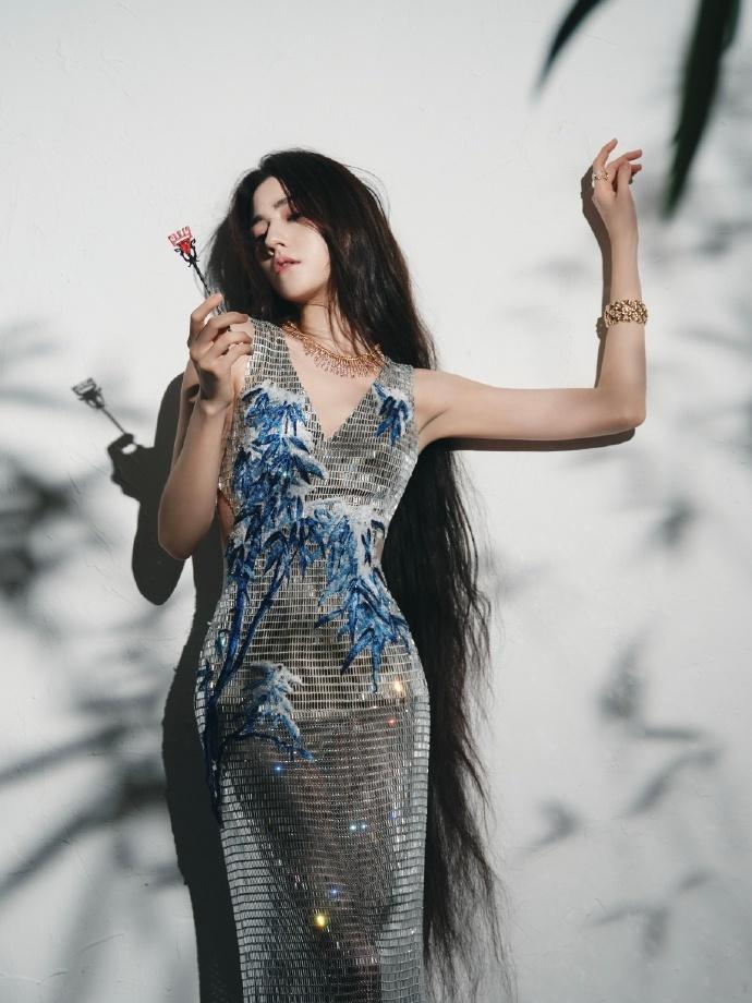 娜然金鸡奖新中式造型  真的是我们的气质的大美女，娜然金鸡奖新中式造型非常的美貌