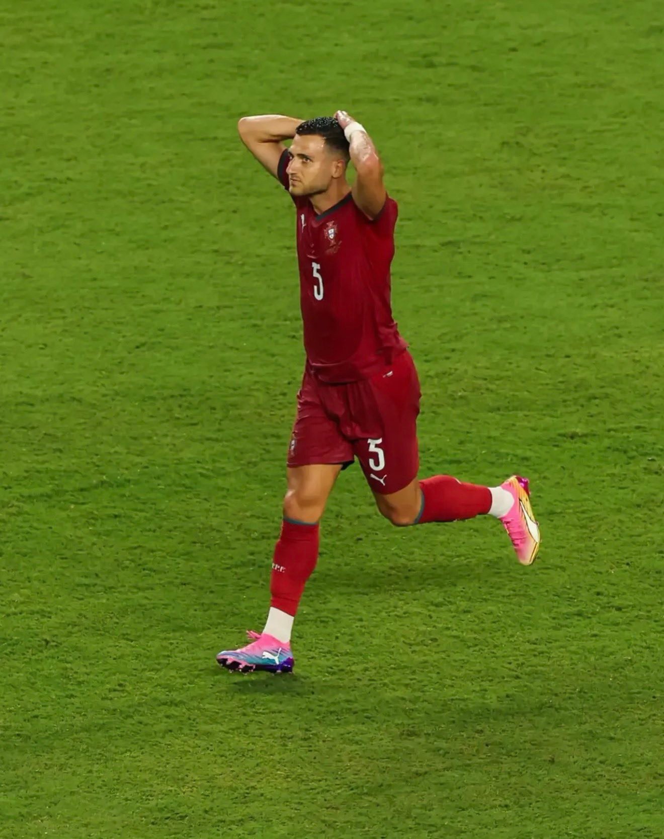 葡萄牙0-1负于西班牙，止步世界杯16强。B费和达洛特结束了他们的本届世界杯征程