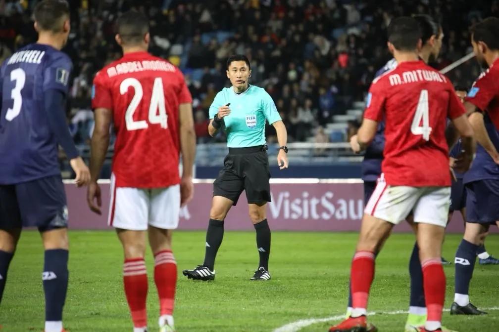 国足国足破天荒的赢了几场球。已经很不错了。年轻人的心态还是放得开呀。希望再接再厉