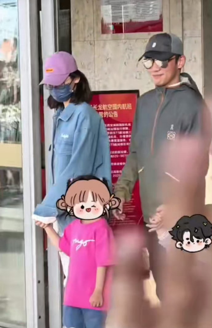 郑恺携家带口录跑男   抵达西安录制奔跑吧，身旁还有和两个孩子，恺哥这属于是携家