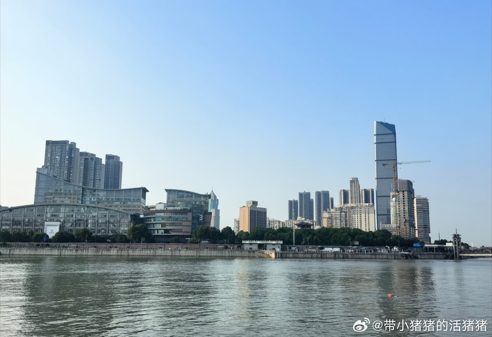 南岸嘴。 武汉·南岸嘴江滩公园