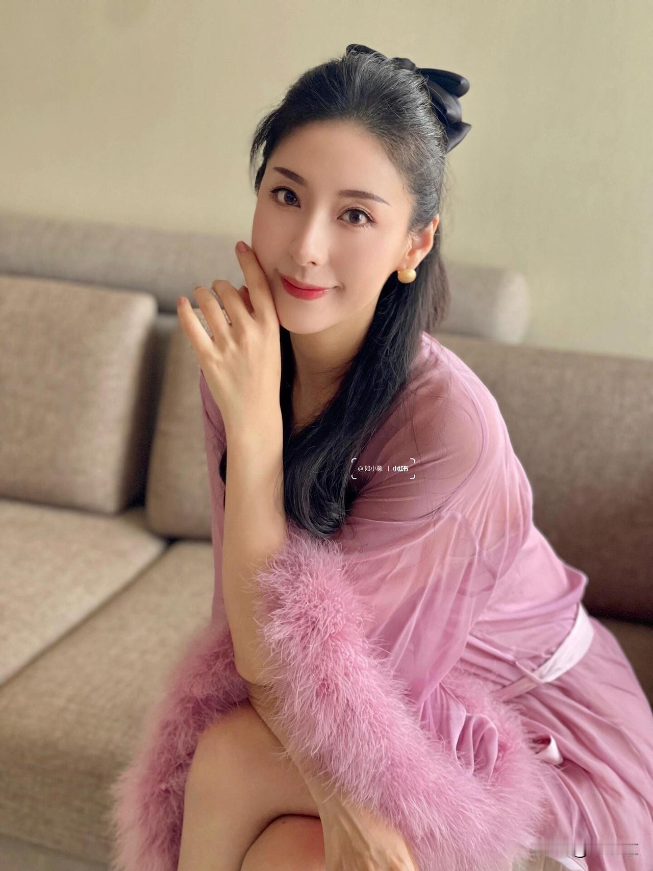 跟着我的贵妇名媛姐妹👭一起保养！
最近一段时间，总是被朋友夸皮肤好
整个人精气