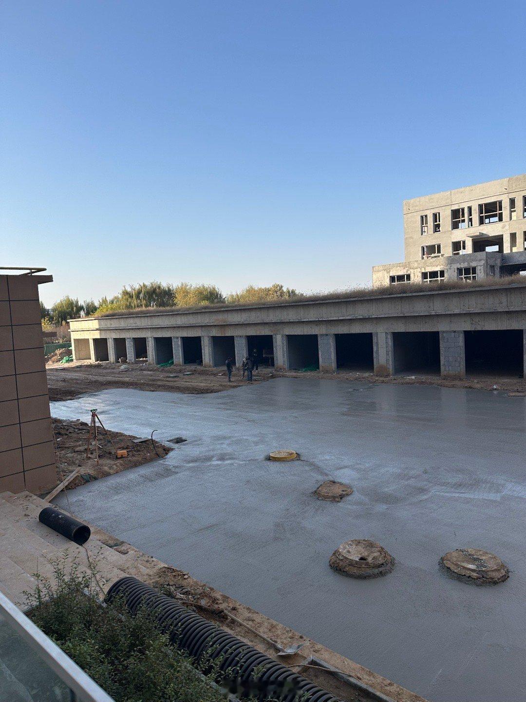 以前没房子吧，觉得125平，三室两厅两卫就挺大了。真要住进去，实际使用面积感觉不