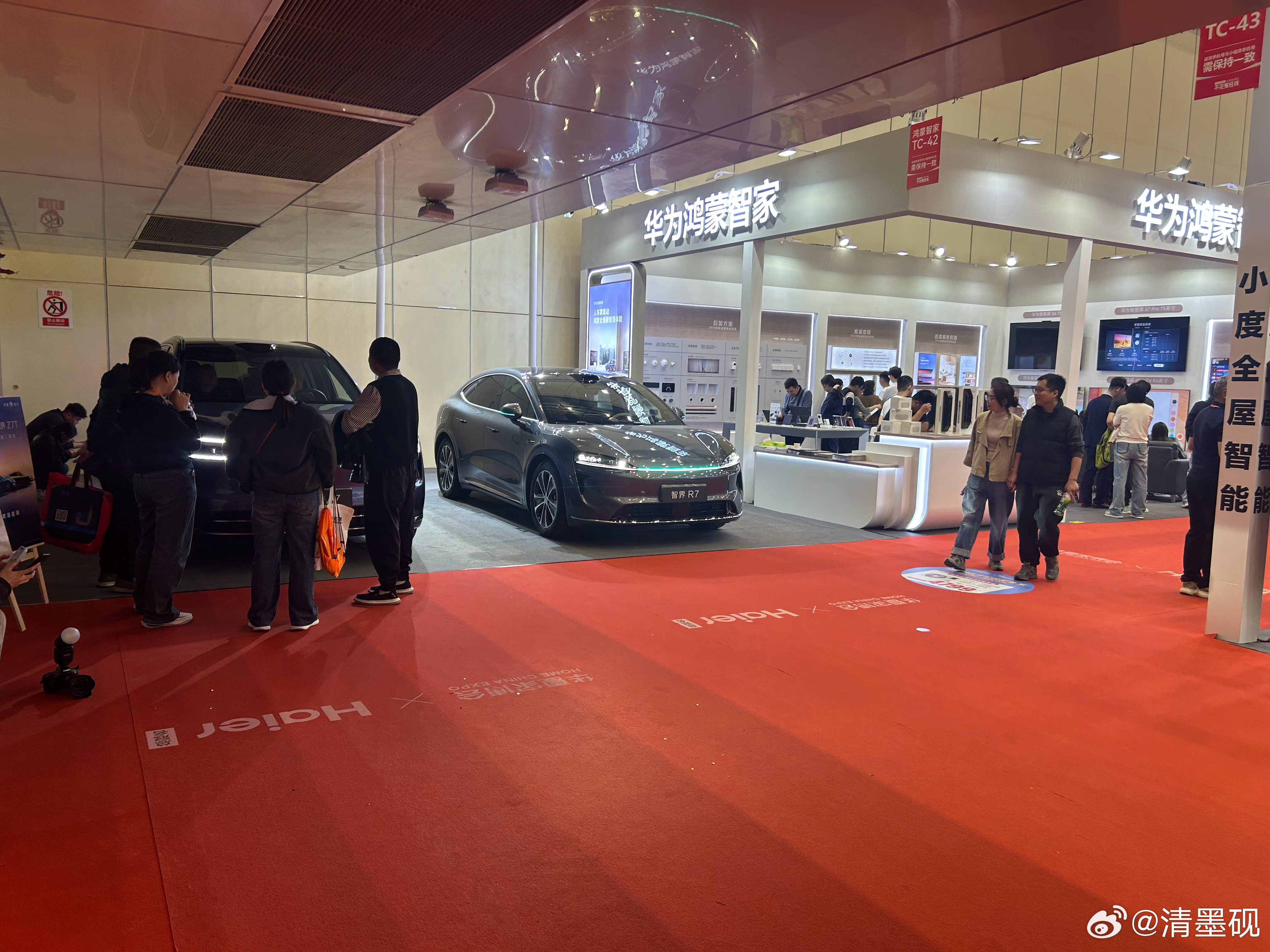 问界M7和智界R7来了华夏家博会，跟鸿蒙智家来的！鸿蒙智行