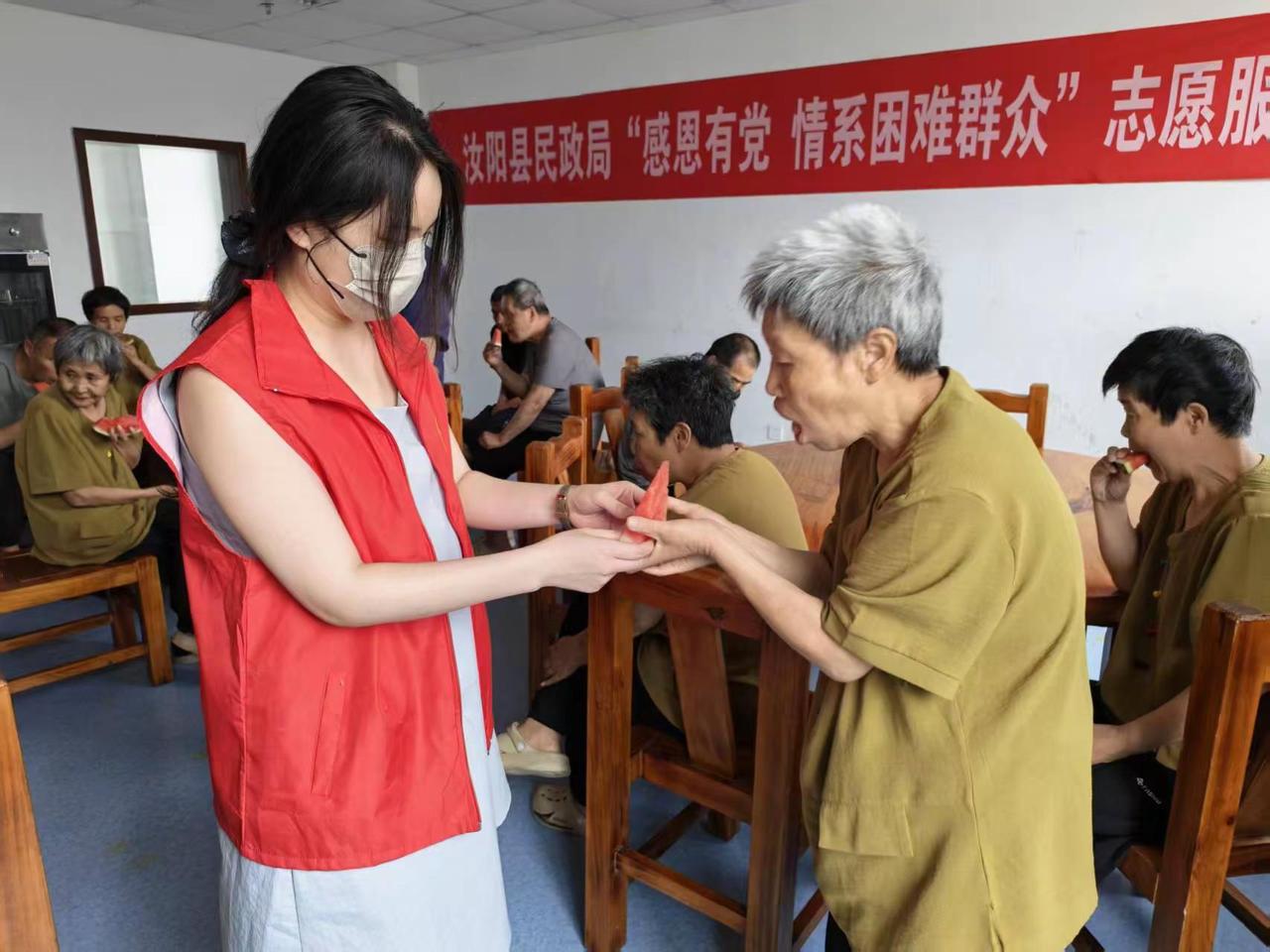汝阳民政局开展“暖心民政 粽情端午”活动。上热门视频 救助管理机构“开放日”活动