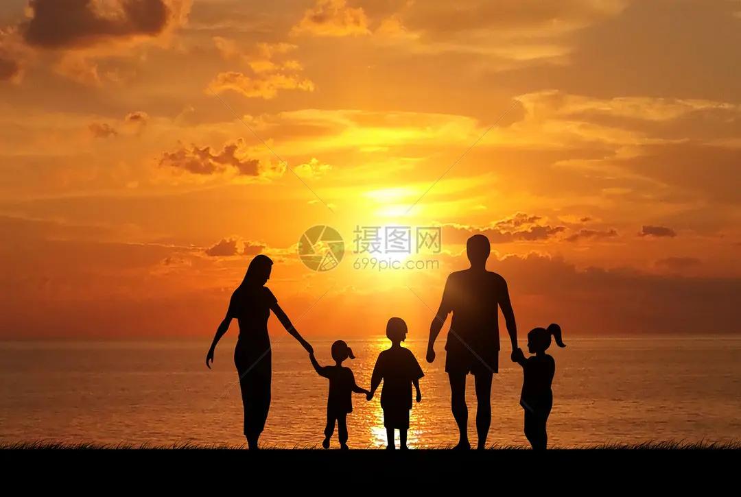 一个家最大的远见，是培养一个“能出门的人”。

看到这句话，你是不是心里咯噔一下