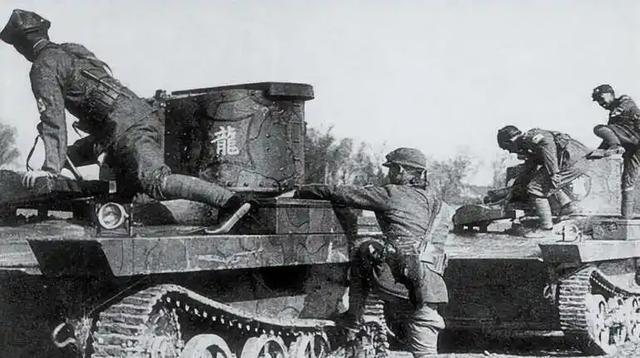 1938年，桂军189师师长俘虏了两名日军，看着日军矮小的身材，师长灵机一动，想