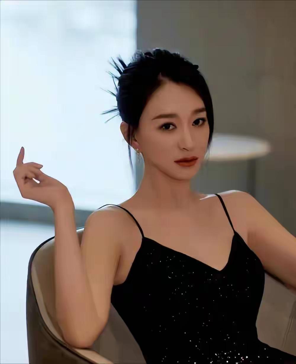 李小冉宣布去年离婚，丁克11年还牵扯到金钱，郭京飞的忠告很现实
 
10月19日