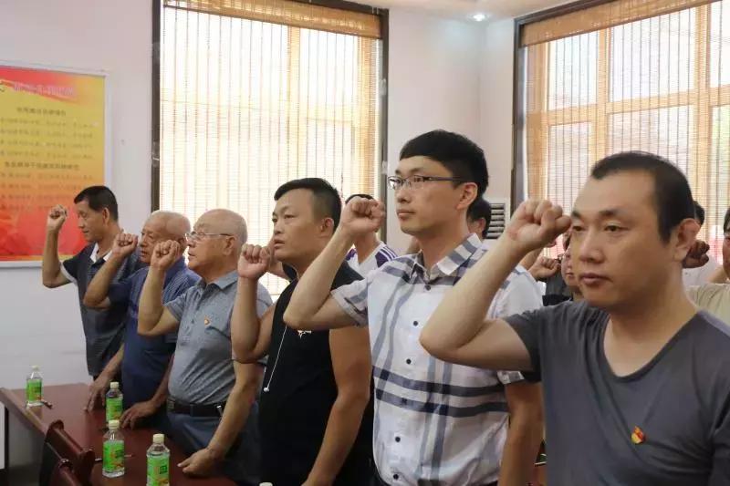 新班子抓乡村振兴，就抓这几件实事——
新班子刚上任，威信不是喊出来的，是干出来的