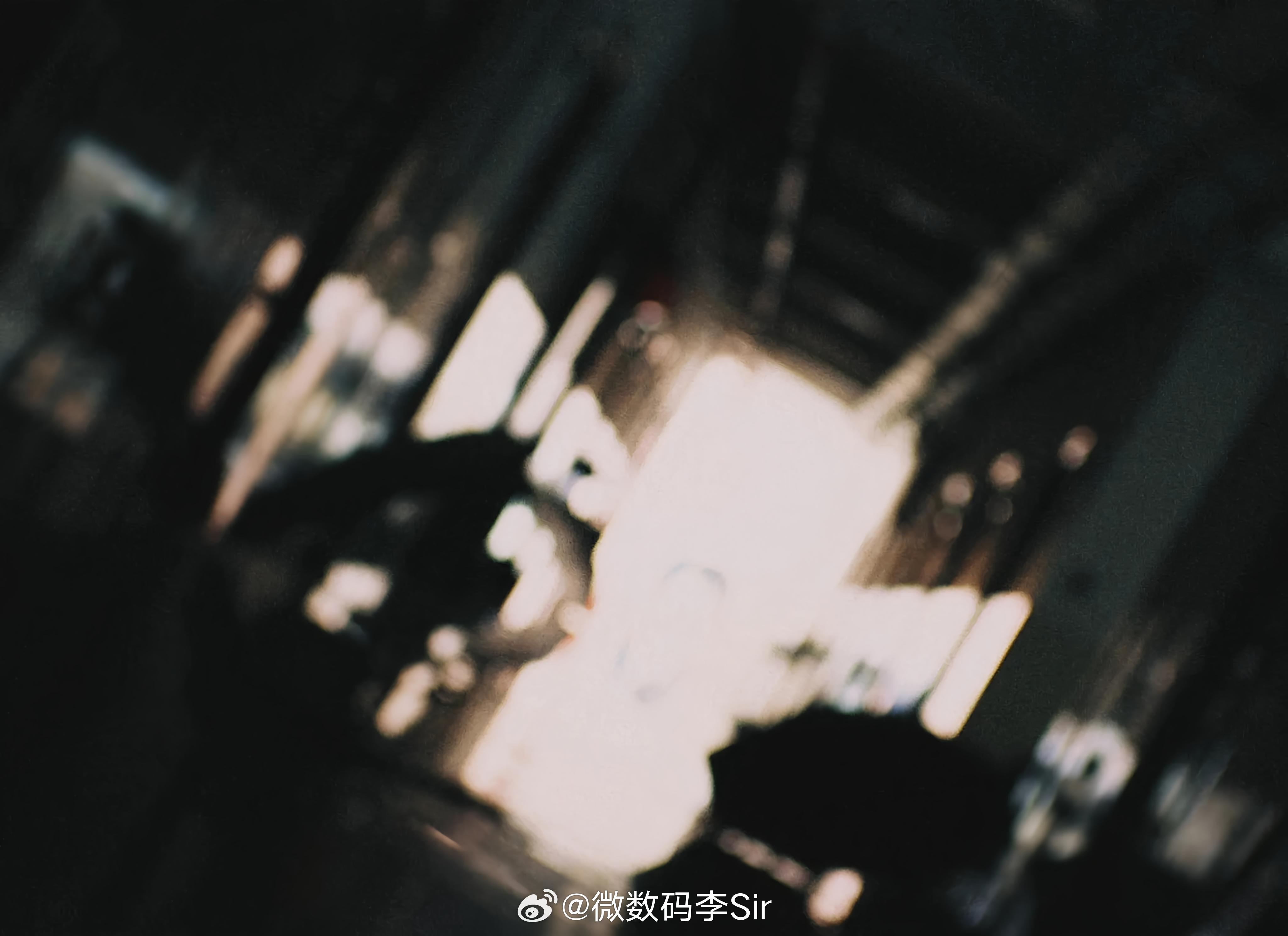 慢慢你就会发现，身边处处是戏子，人人都是100张脸，面前一套背后一套，今天学不会