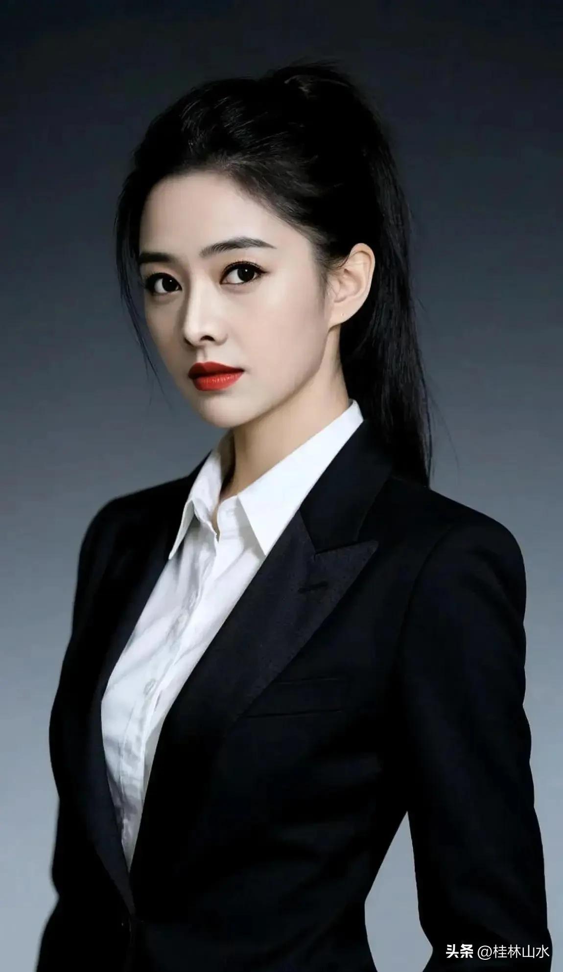 职均最美的女神！温柔职场照