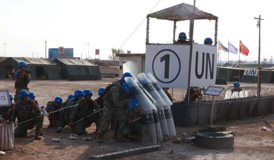 #精忠蓝盔[超话]##致敬中国蓝盔##中国军人# 第27批赴刚果（金）维和工兵分