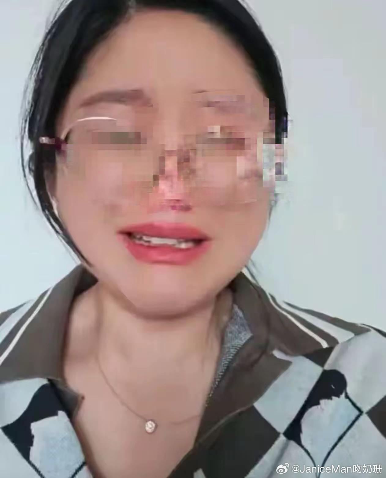 一对老两口拿出90万帮儿子小家买房，结果在新房睡了一晚，被儿媳拍视频控诉到崩溃，