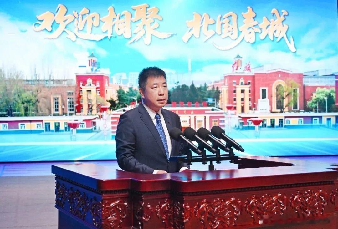 中国一汽 1月21日，中国一汽2026红旗供应链伙伴大会在红旗会堂召开。长春市委