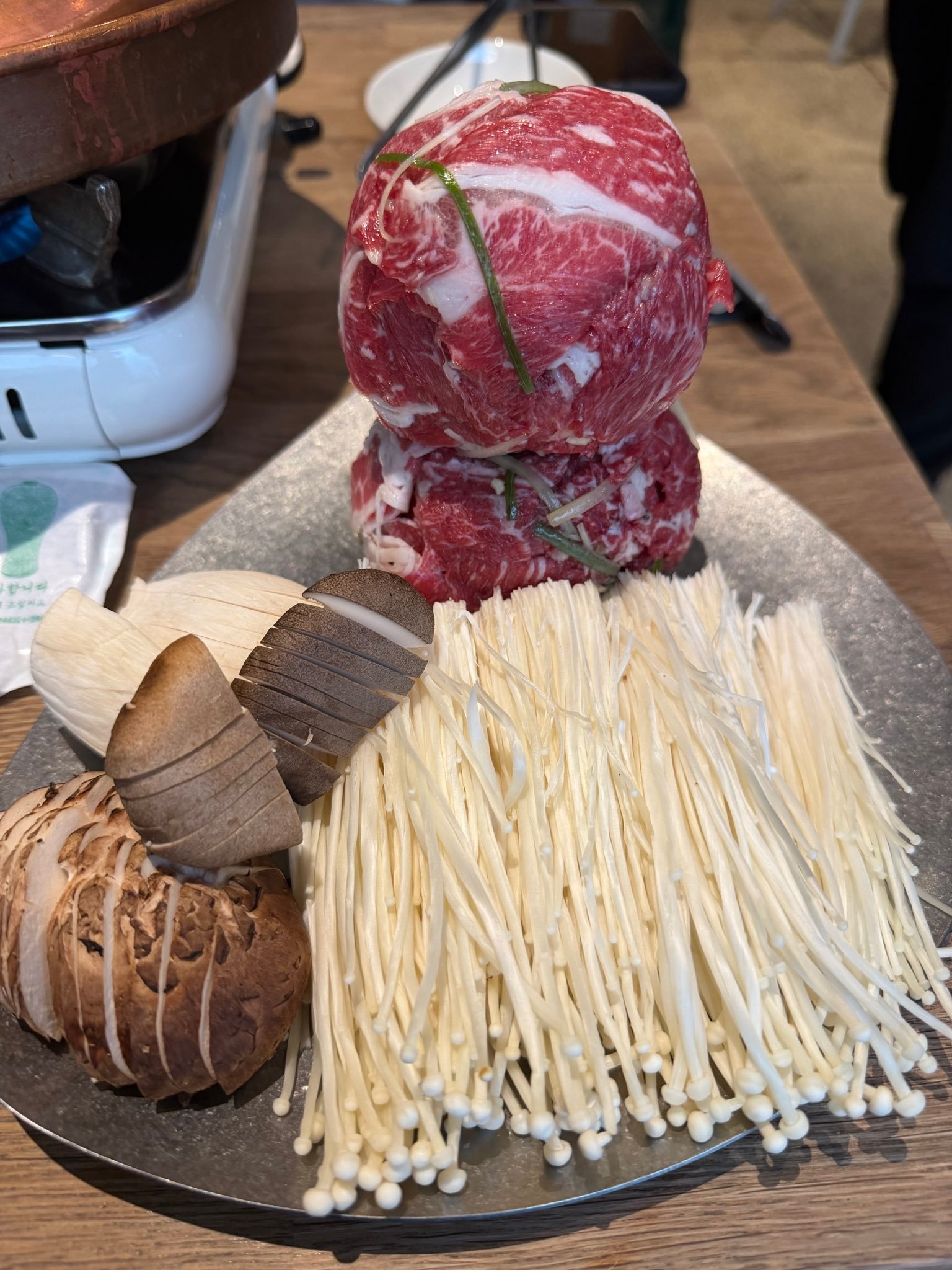 “CB百蓝_。251206金钟云 TW更新：Oh my god😋 