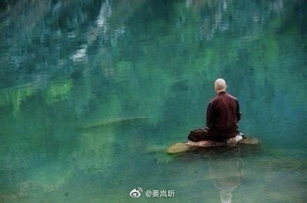 “心小了，小事就大了。
心大了，大事就小了。
心累了，身体就累了，
心乱了，外境