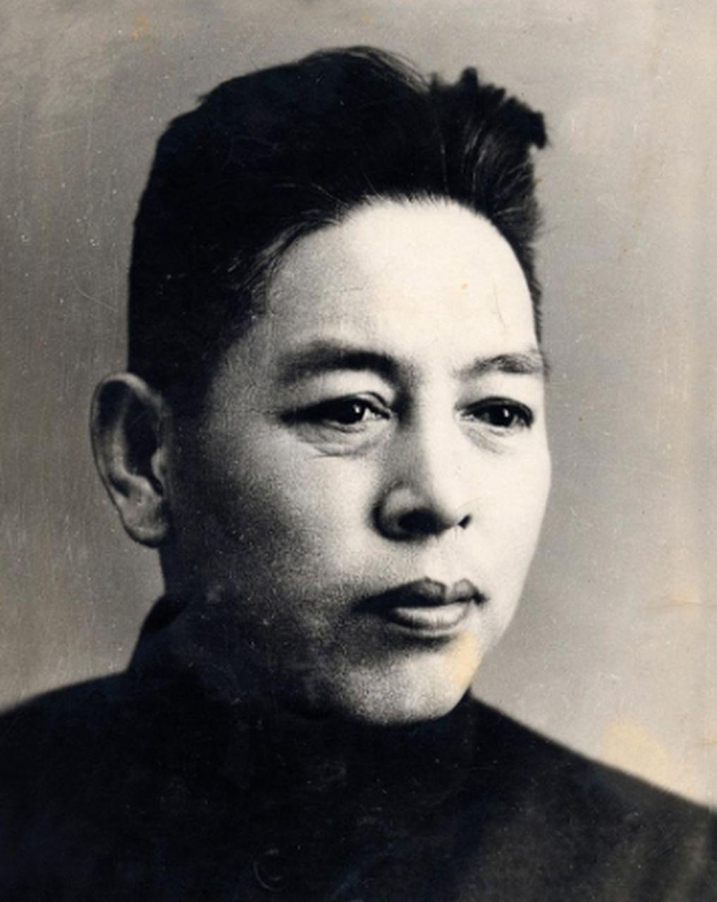 [太阳]1932年，陈玉仁叛变，供出了潜伏在敌人内部的地下党员王世英，王世英察觉