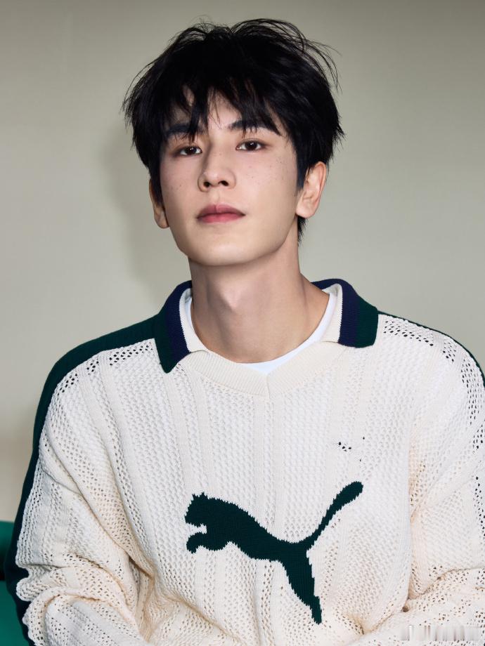 张凌赫这个雀斑太那个了谁研究的给张凌赫画雀斑原本清俊的轮廓，被雀斑赋予故事感，这